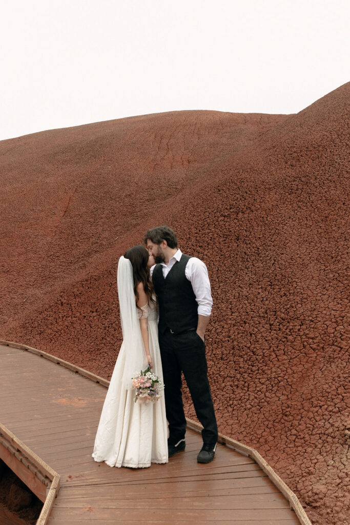 Oregon elopement at Painted Hills